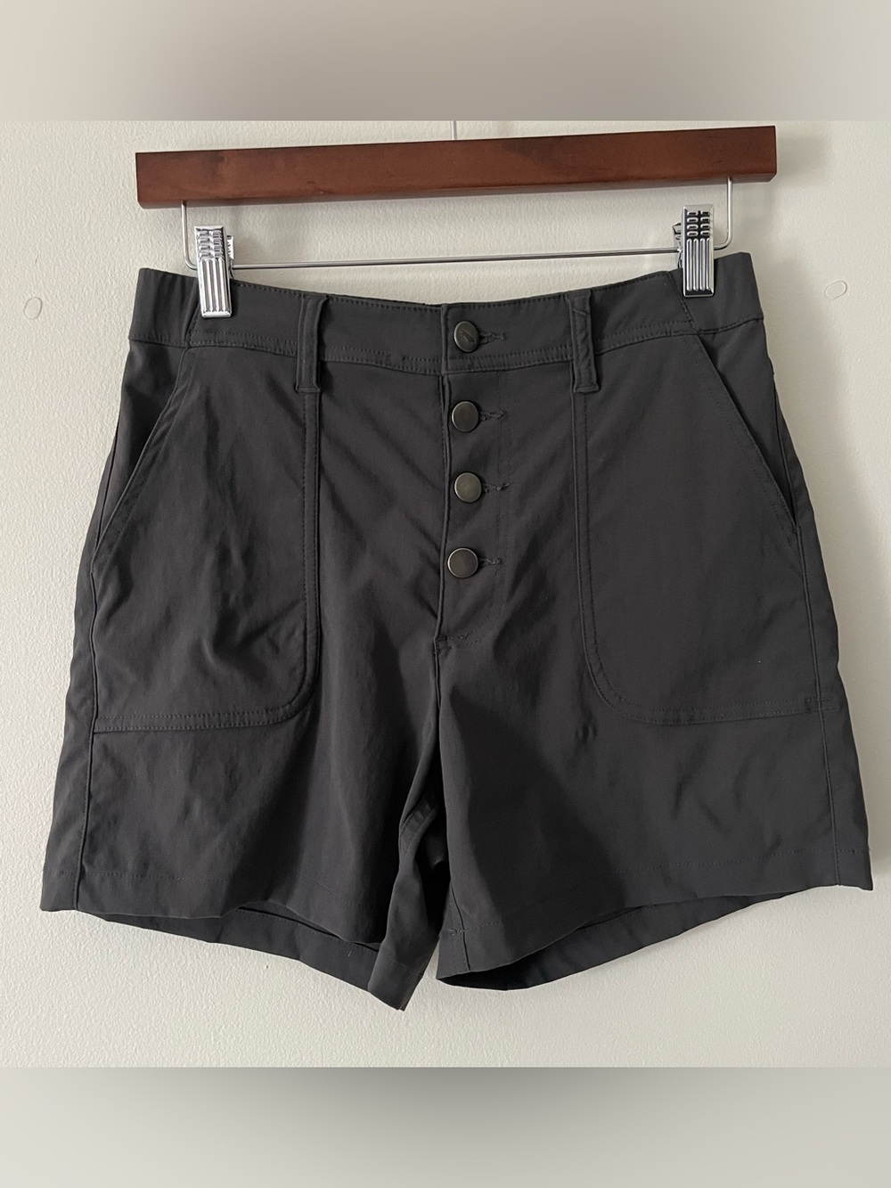 Toad&Co Rover High-Rise Shorts Soot Charcoal Gray Exposed Button Fly Gorpcore 4